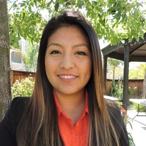 Meet your Posher, Mirella